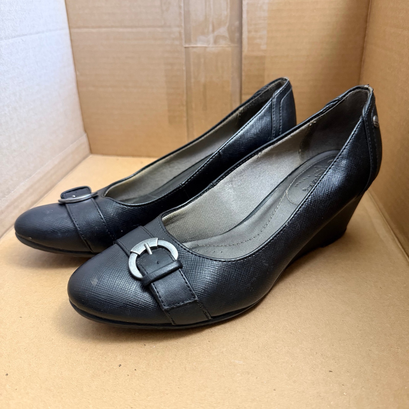 Life Stride Julep Womens 7 Black Wedge Pumps Comfort Dress Shoes Buckle Accent — image 8 of 8